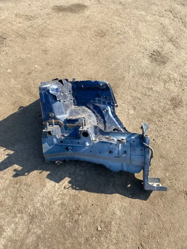 Лонжерон LR013001