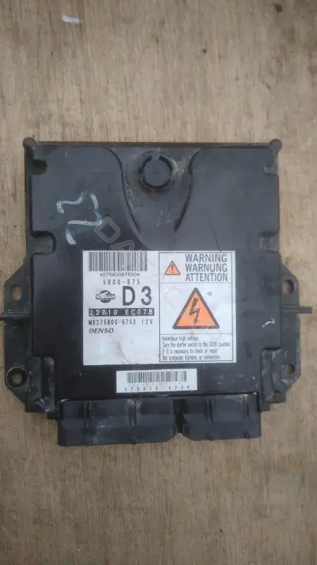 Блок управления двигателем 23710EC07B