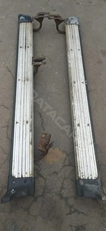Подножка 961102S700