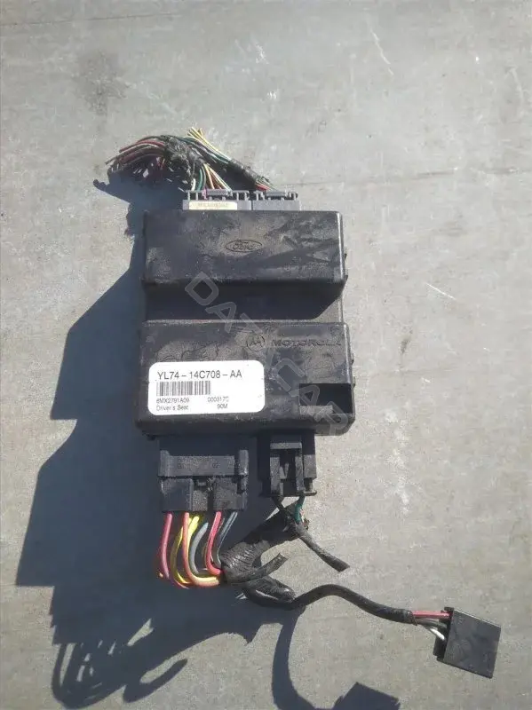 Блок памяти сидений YL7414C708AA
