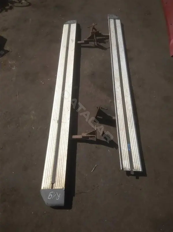 Подножка 961102S700
