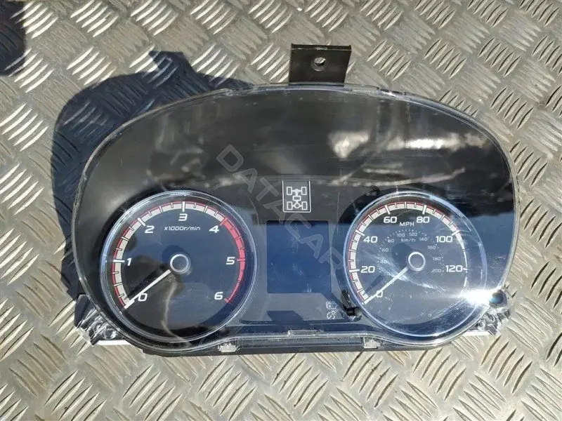 Панель приборов 8100C563