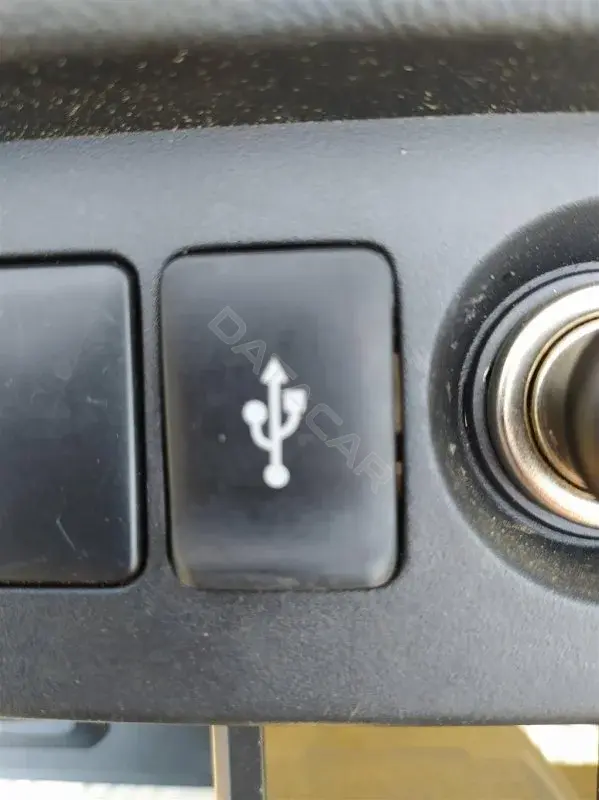 Разъем AUX / USB 81409
