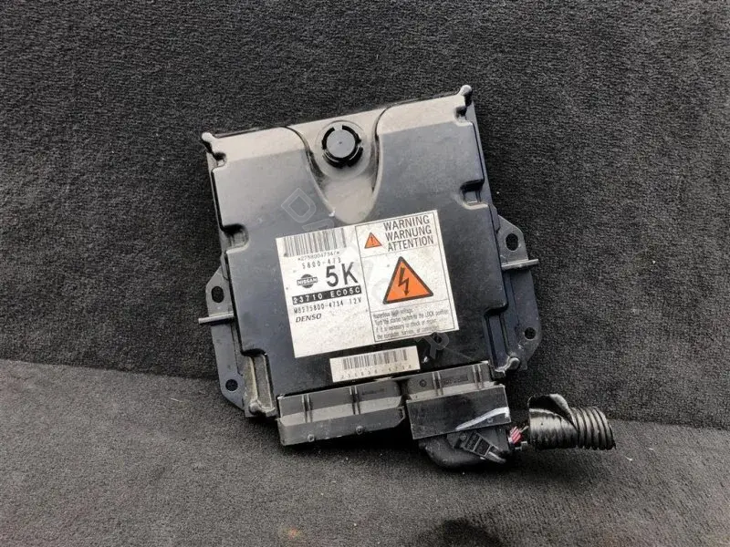 Блок управления двигателем 23710EC05C
