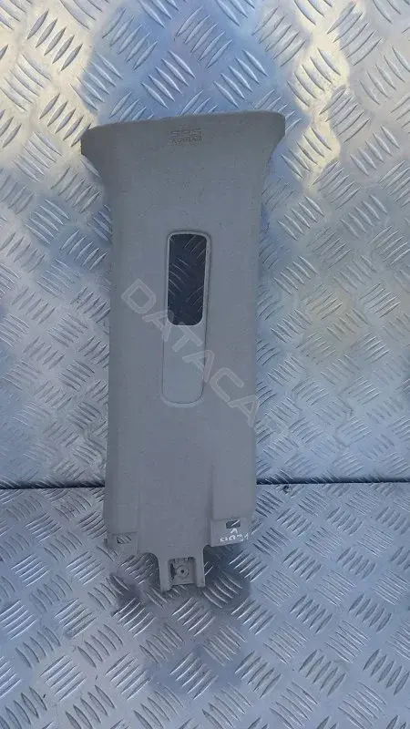 Обшивка стойки центральной 82786