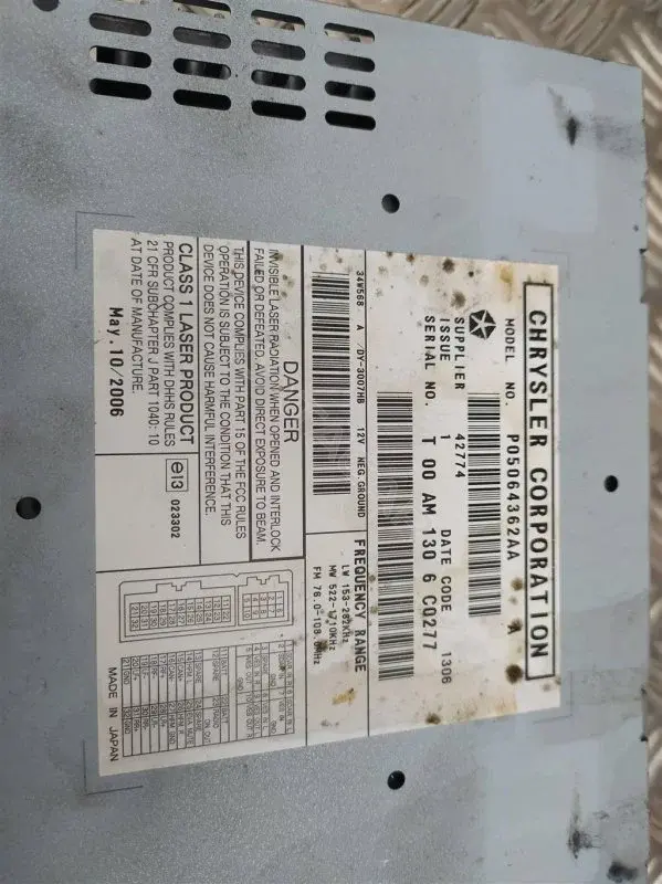 Магнитола 05064362AA