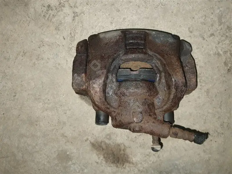 Суппорт тормозной LR027851