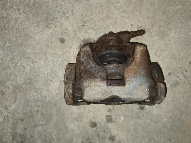 Суппорт тормозной LR027850