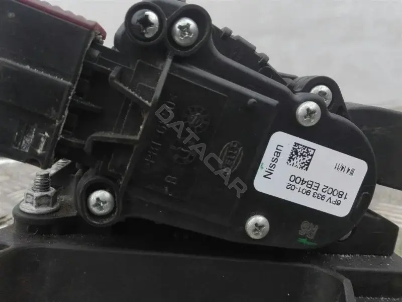 Педаль газа 18002EB400