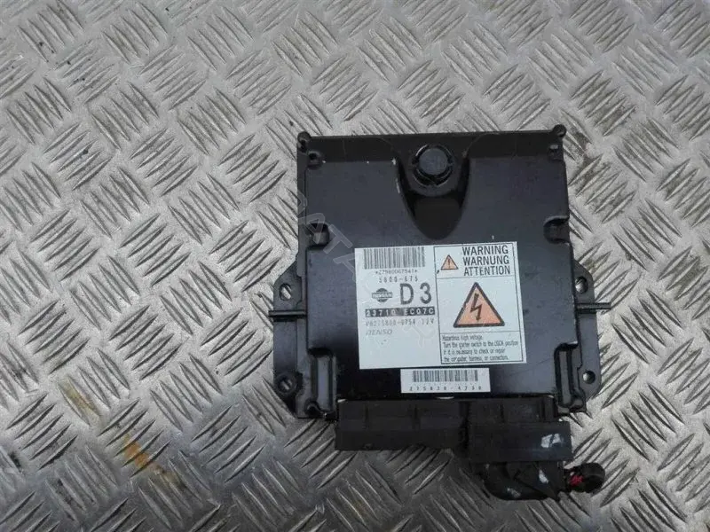 Блок управления двигателем 23710EC07C