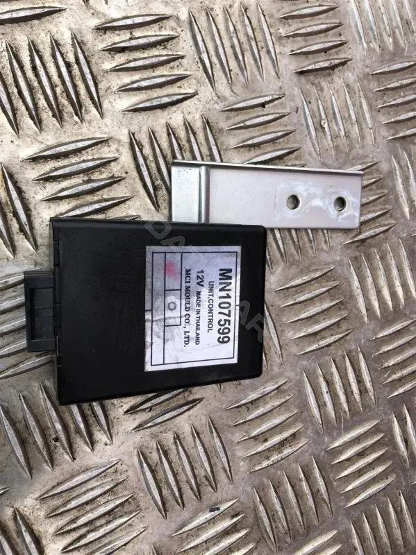 Блок управления светом MN107599