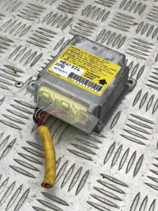 Блок управления подушками безопасности MR587974