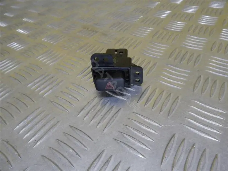 Кнопка аварийки 843320K010