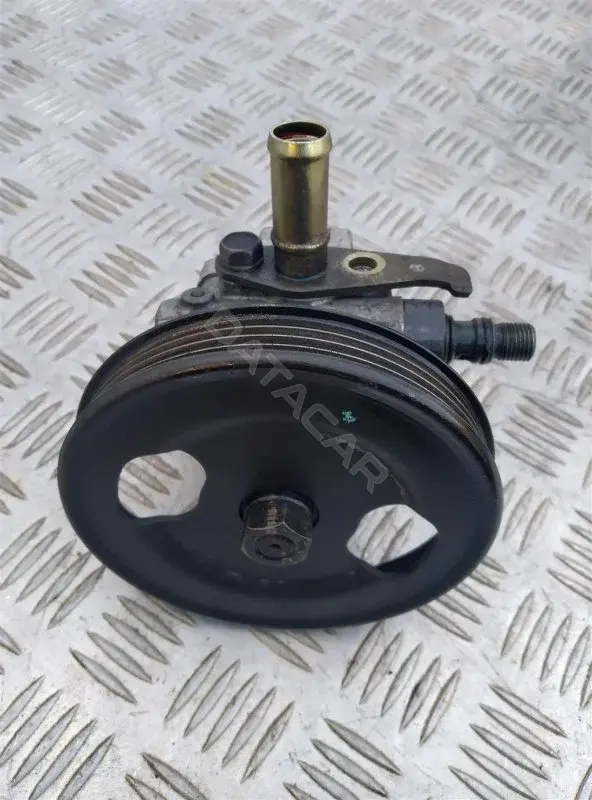 Насос гидроусилителя руля MR374897