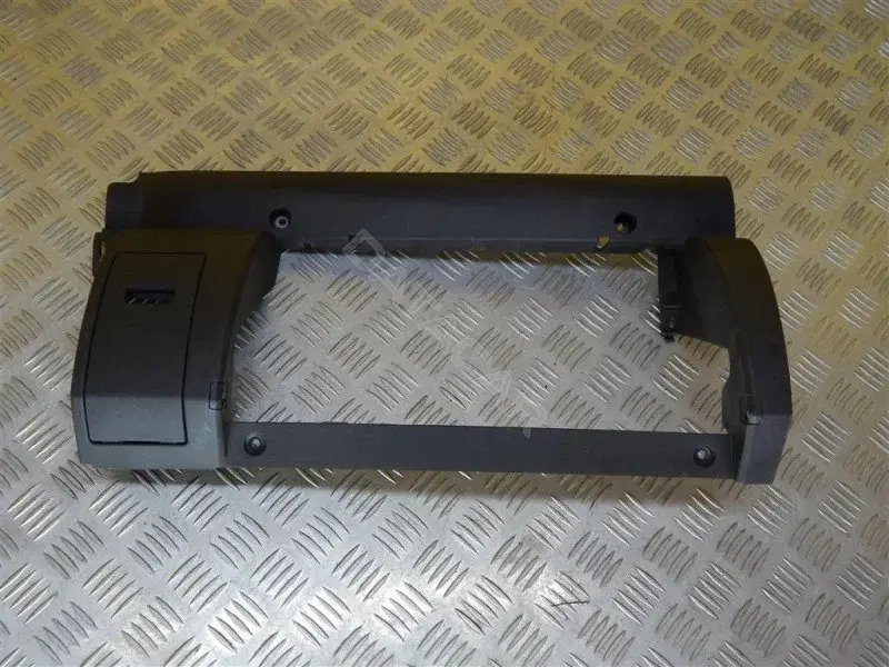Пластик салона 681025X10B