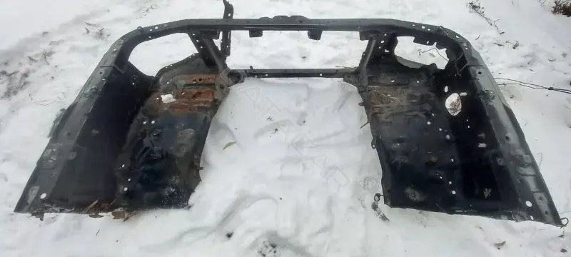 Панель передняя 100124