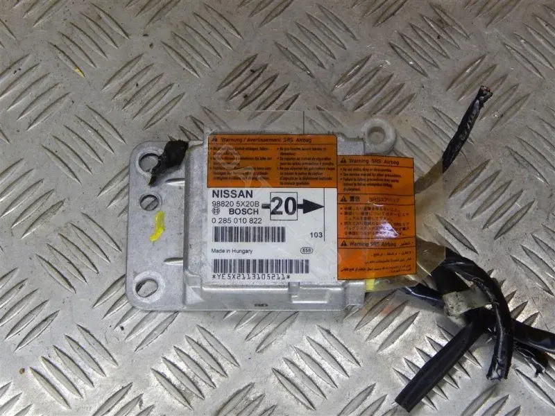 Блок управления подушками безопасности 988205X20B