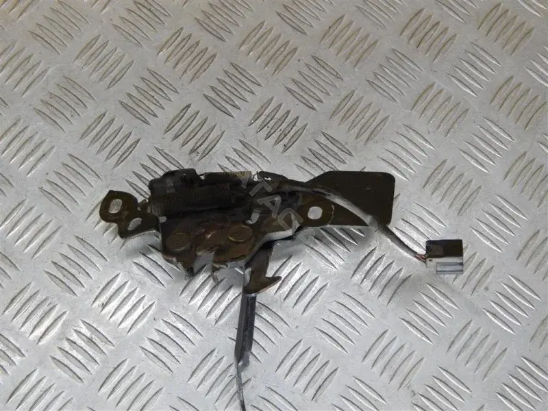 Замок капота 102066