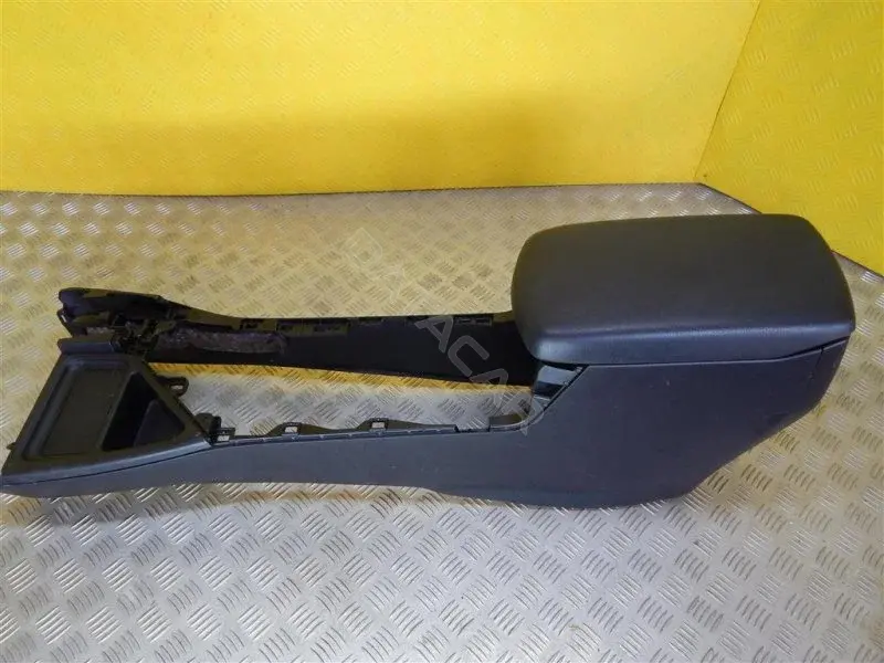 Подлокотник 104760