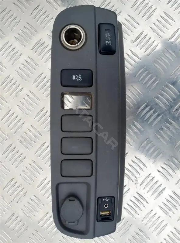 Разъем AUX / USB 106101