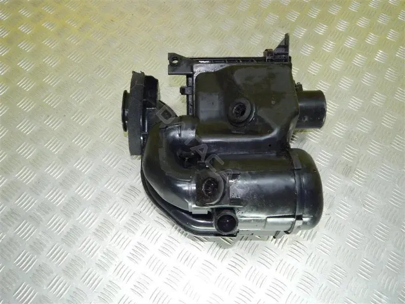Корпус воздушного фильтра 16500EB300