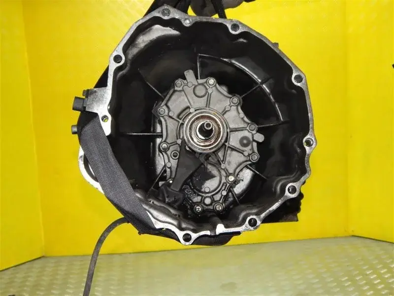 Механическая коробка передач (МКПП) 32010EB510