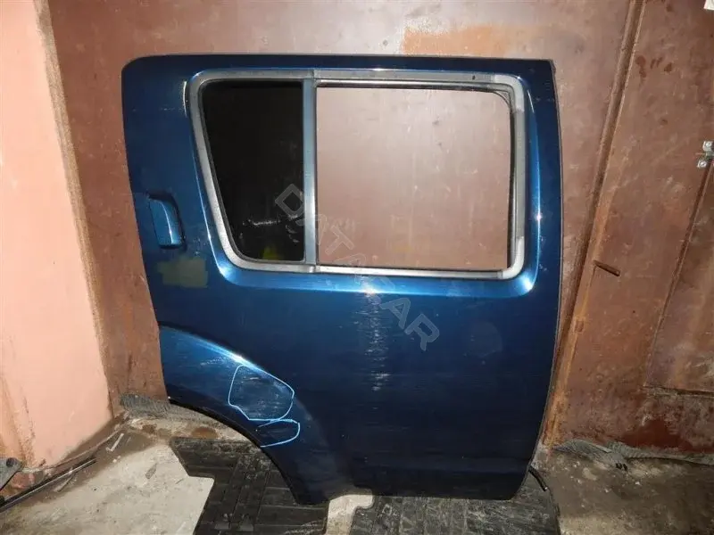 Дверь 82100EB330