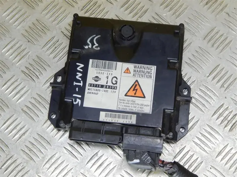 Блок управления двигателем 23710EB30A
