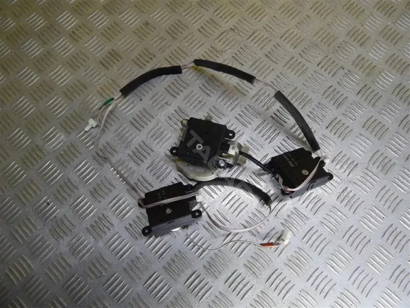 Мотор заслонки печки 277301C00A
