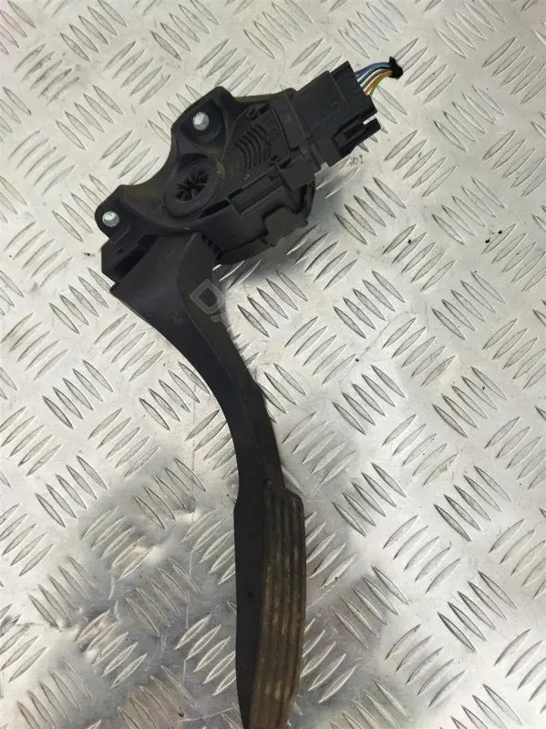 Педаль газа 6G929F836GF