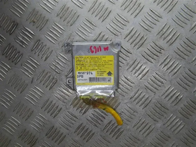 Блок управления подушками безопасности mr587974