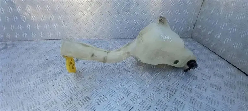 Бачок омывателя 04805737AA