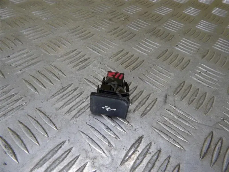Разъем AUX / USB 113999