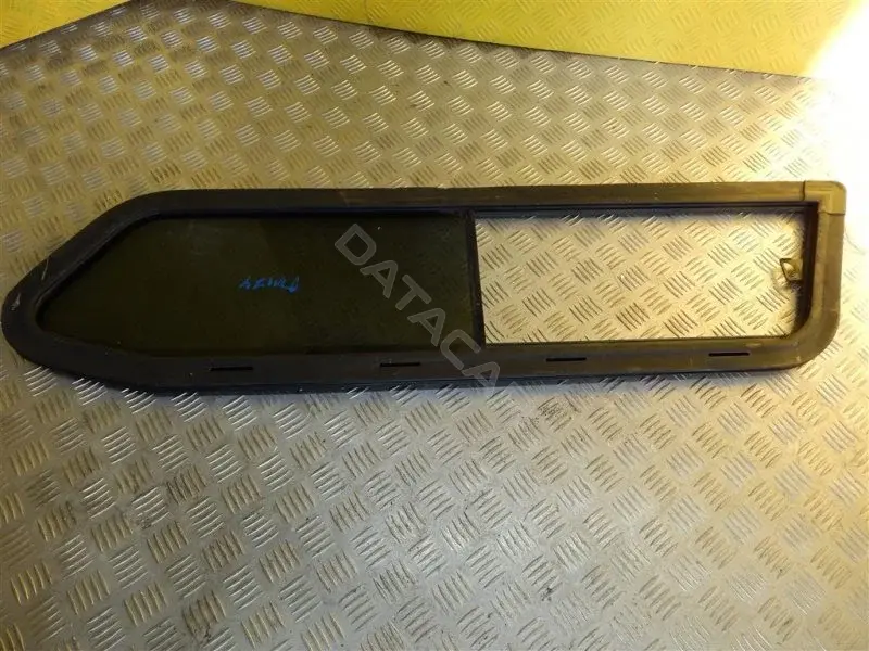 Заднее стекло 114333