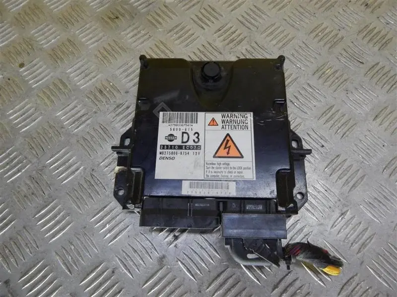 Блок управления двигателем 23710EC07C