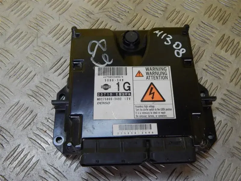 Блок управления двигателем 23710EB30A