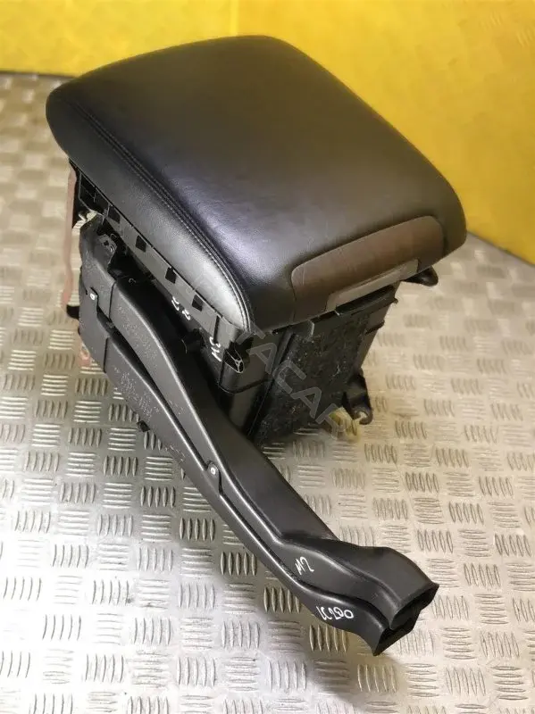 Подлокотник 5890160620C0