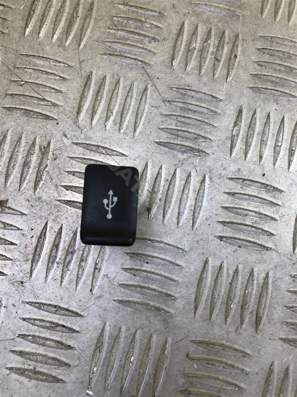 Разъем AUX / USB 119617