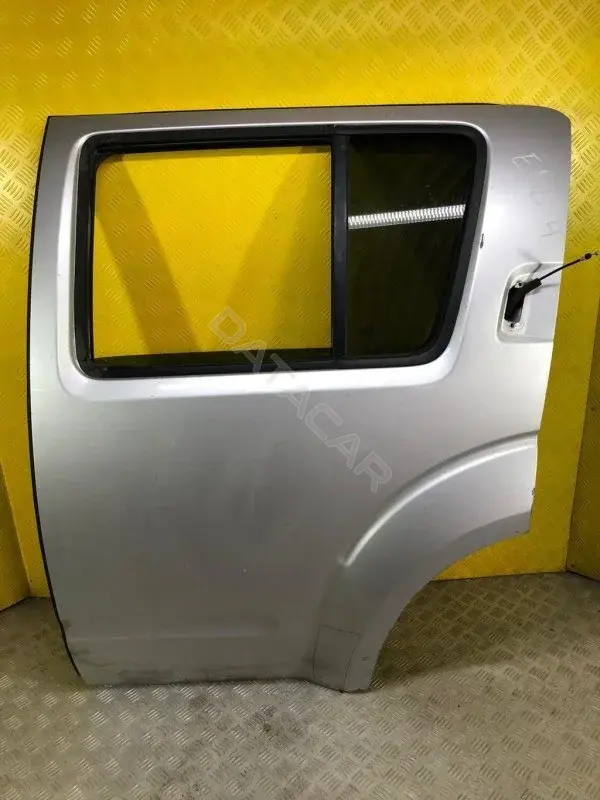 Дверь 82153EB330