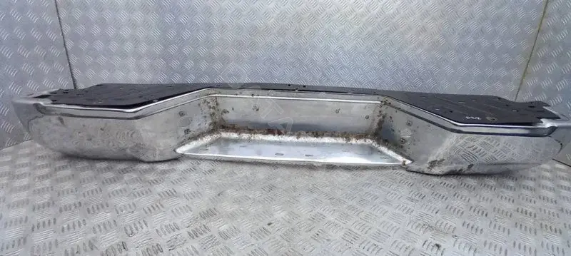 Задний бампер 124506