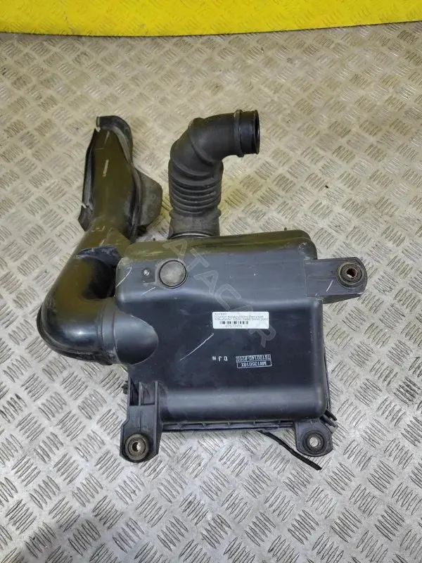 Корпус воздушного фильтра MN135016X