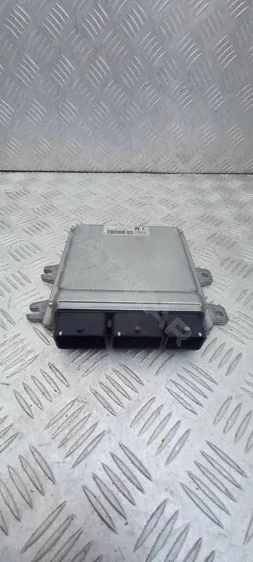 Блок управления двигателем MEC100830