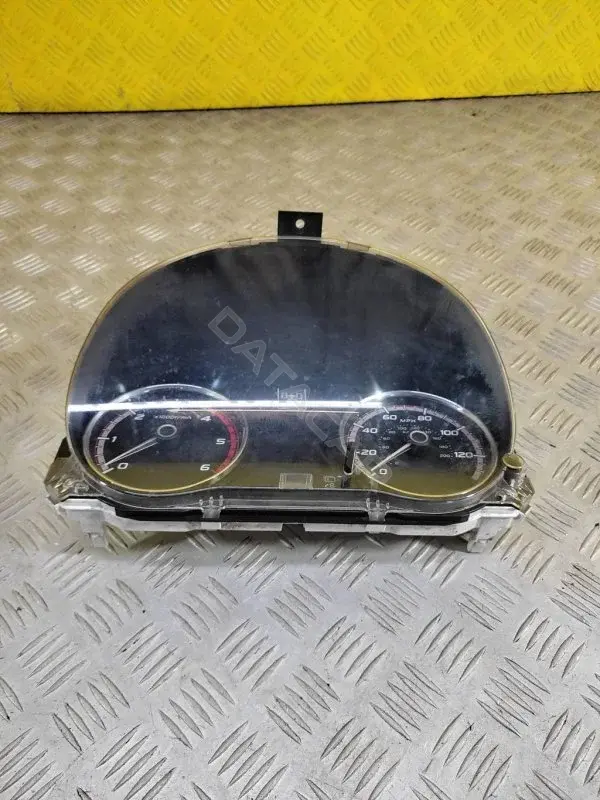 Панель приборов 8100C563