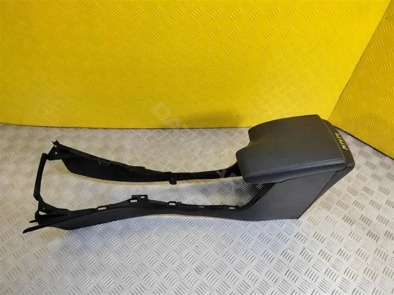 Подлокотник 129739