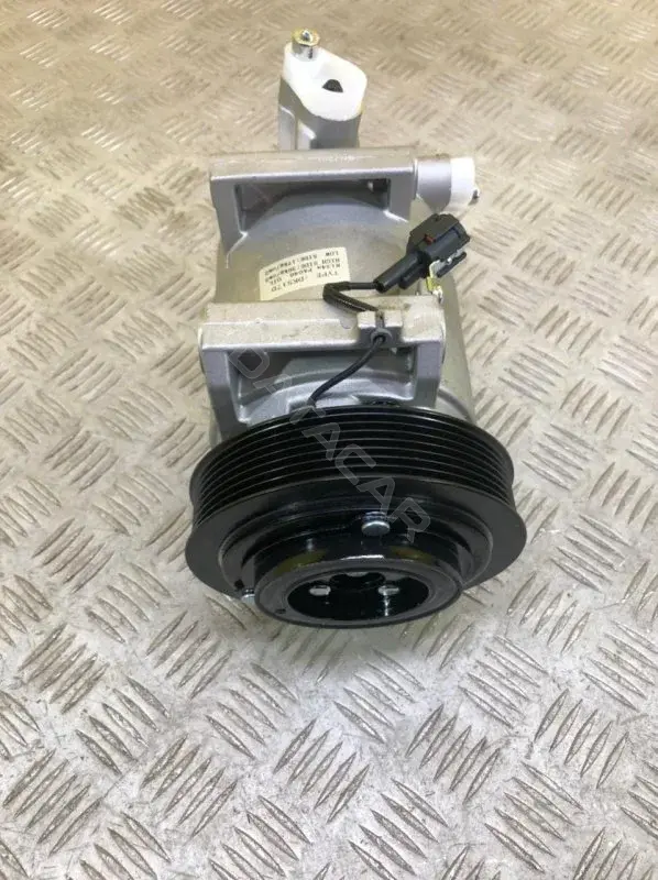 Компрессор кондиционера 92600EB30A