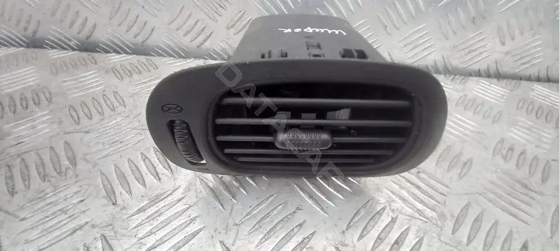 Дефлектор обдува салона 145126
