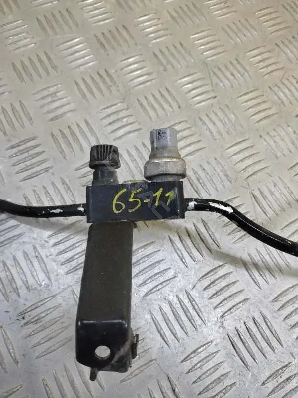 Датчик давления кондиционера 8864534010
