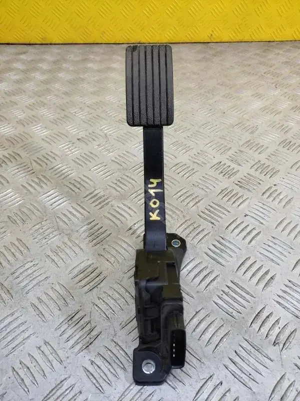 Педаль газа 1600A149