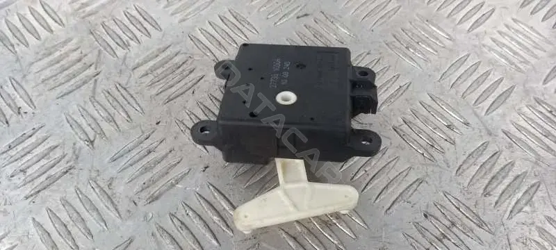 Мотор заслонки печки 277301C00A