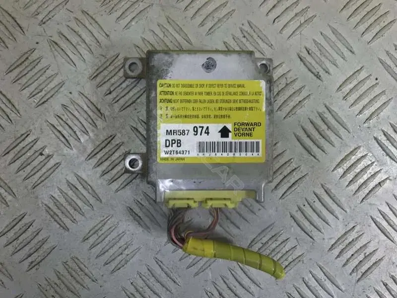 Блок управления подушками безопасности MR587974